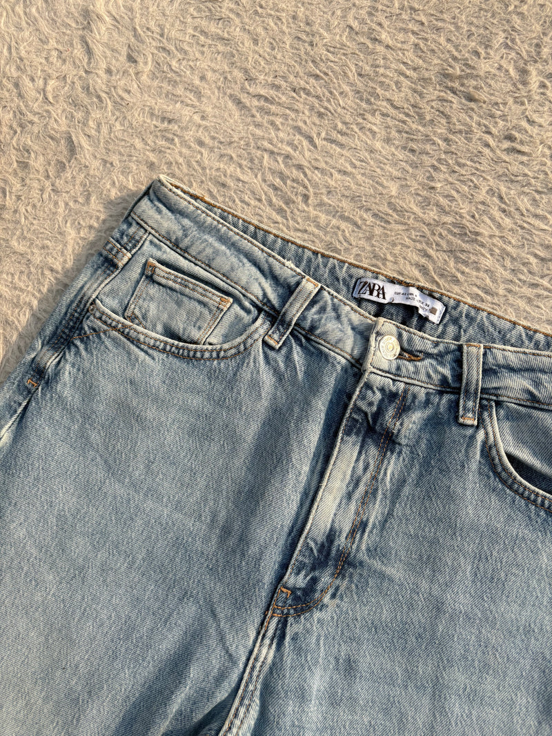High waisted denim jeans by ZARA 36