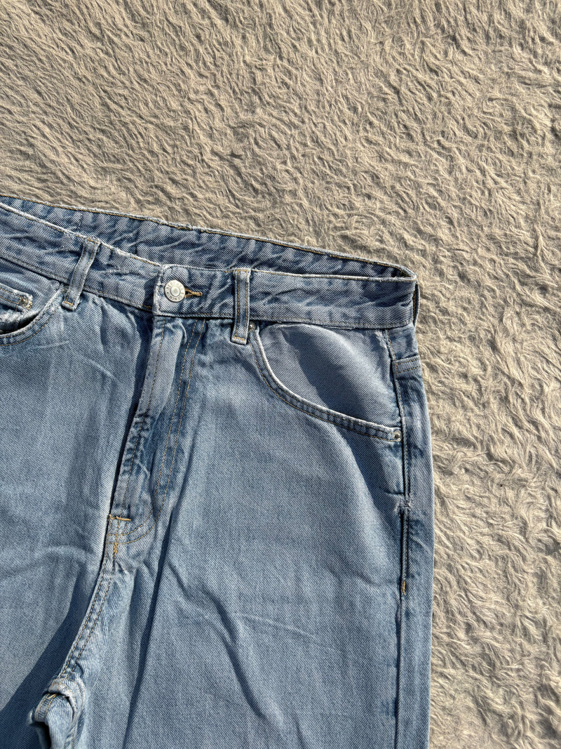 High waisted denim jeans by Bershka W-32